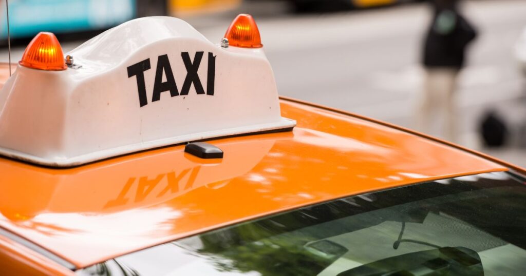 Pick Right Umrah Taxi for a Successful Pilgrimage